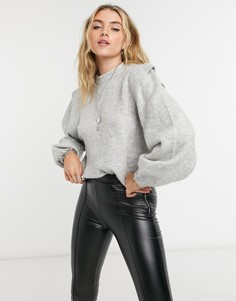 Серый трикотажный джемпер с отделкой на плечах Bershka