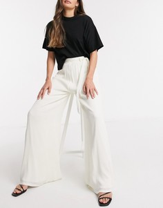 Широкие брюки в кремовом цвете In The Style x Lorna Luxe-Кремовый