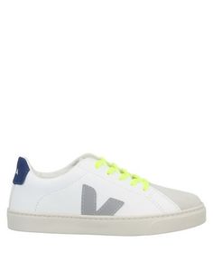 Низкие кеды и кроссовки Veja