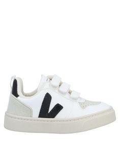 Низкие кеды и кроссовки Veja