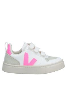 Низкие кеды и кроссовки Veja