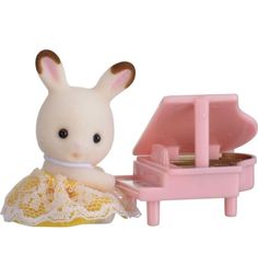 Игровой набор Sylvanian Families Кролик и рояль 4 см