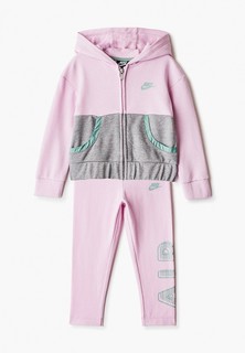 Костюм спортивный Nike