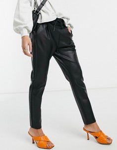 Черные брюки из искусственной кожи Vero Moda-Черный