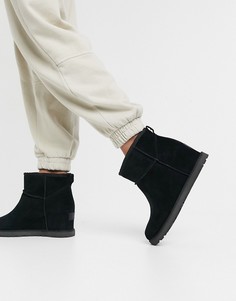 Черные женские ботинки на скрытой танкетке UGG Classic Femme Mini-Черный