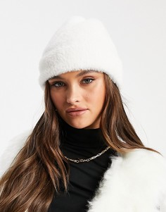 Белая пушистая шапка-бини в рубчик ASOS DESIGN-Белый