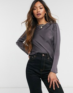 Темно-серый сатиновый топ с длинными рукавами и подплечниками ASOS DESIGN