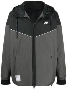 Nike куртка с логотипом