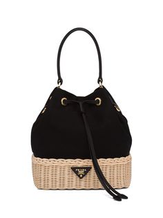 Prada сумка-ведро с металлическим логотипом