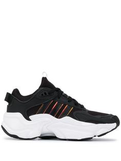 adidas кроссовки Magmur Runner на массивной подошве