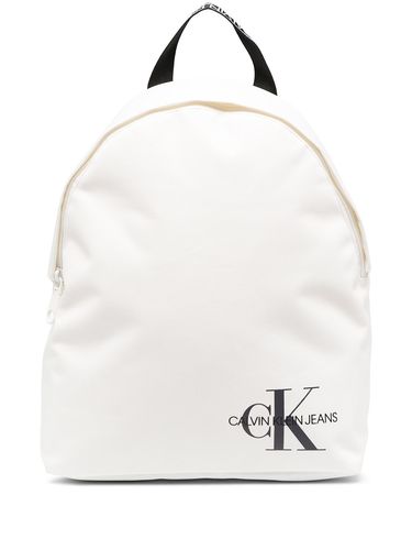 Рюкзак женский calvin klein скидки. Смотреть фото Рюкзак женский calvin klein скидки. Смотреть картинку Рюкзак женский calvin klein скидки. Картинка про Рюкзак женский calvin klein скидки. Фото Рюкзак женский calvin klein скидки