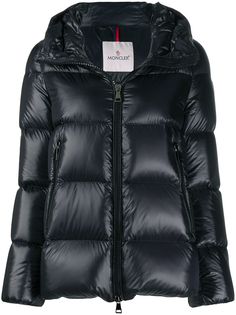 Moncler пуховик с капюшоном и нашивкой-логотипом