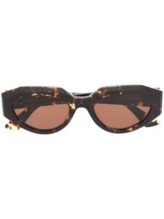 Bottega Veneta Eyewear овальные солнцезащитные очки черепаховой расцветки