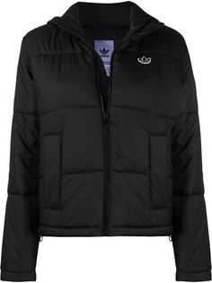 adidas укороченная стеганая куртка