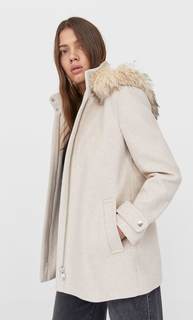 Stradivarius Пальто С Искусственным Мехом На Капюшоне Женская Коллекция Цвет Небеленого Полотна L