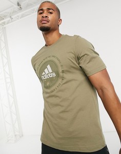 Футболка цвета хаки с логотипом adidas Training-Зеленый