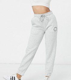 Серые меланжевые oversize-джоггеры с логотипом ASOS DESIGN Weekend Collective Petite-Серый