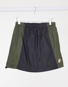 Юбка с черными/цвета хаки контрастными вставками в стиле милитари на затяжке Nike-Зеленый