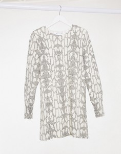 Супермягкое платье мини с длинными рукавами, подплечниками и змеиным принтом ASOS DESIGN-Белый