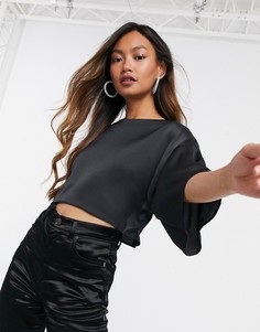 Укороченная атласная футболка черного цвета ASOS DESIGN-Черный