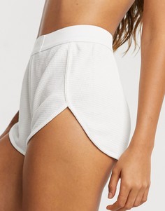 Кремовые пижамные шорты от комплекта из вафельной ткани с эластичным поясом ASOS DESIGN-Белый