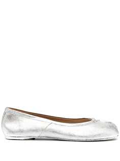 Maison Margiela балетки Tabi с эффектом металлик