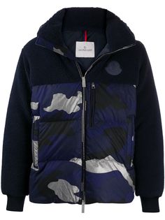 Moncler пуховик с камуфляжным принтом