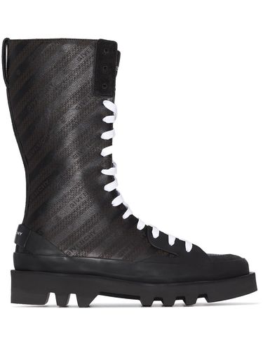 15466986 29758105 1000 Ботинки живанши с ремешками с чем носить