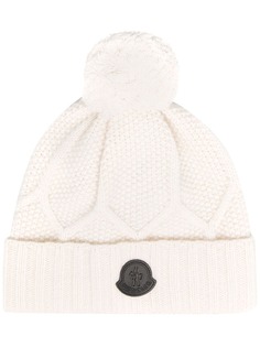 Moncler фактурная шапка бини с нашивкой-логотипом