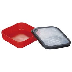 Коробка для приманок для рыбалки MIKADO UAC-G016 13.5х13.5х5 см красный