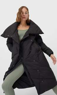 Stradivarius Базовый Пуховик Женская Коллекция Черный S