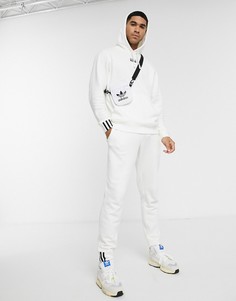 Белые джоггеры adidas Originals - vocal-Белый
