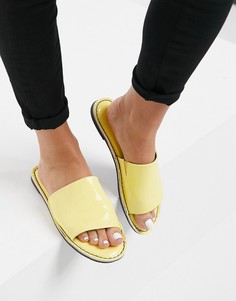 Желтые лакированные сандалии Vero Moda-Желтый