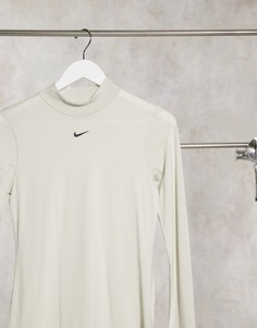 Бежевый лонгслив с высоким воротником и логотипом Nike