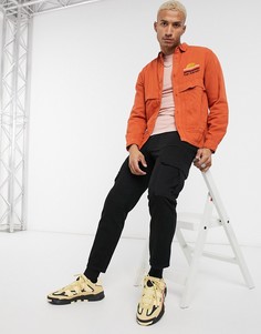 Оранжевая рубашка навыпуск из твила с вышивкой заката на груди ASOS DESIGN-Коричневый
