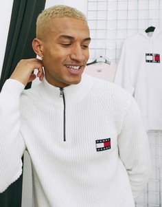 Светло-бежевый трикотажный джемпер с воротником на молнии и логотипом Tommy Jeans