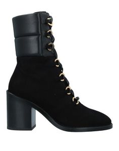Полусапоги и высокие ботинки Stuart Weitzman