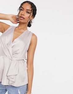 Серый атласный топ без рукавов с запахом River Island