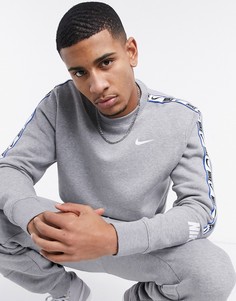 Серый свитшот с круглым вырезом Nike Repeat Pack