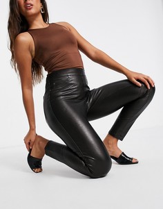 Черные зауженные брюки из искусственной кожи Spanx-Черный