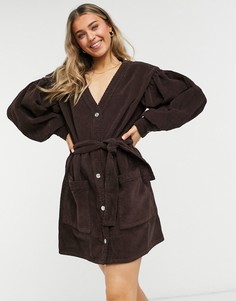 Вельветовое платье-кардиган шоколадного цвета с поясом ASOS DESIGN-Кремовый