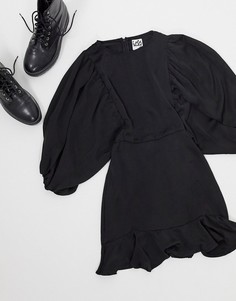 Короткое черное платье с расклешенной юбкой объемными рукавами Lola May-Черный