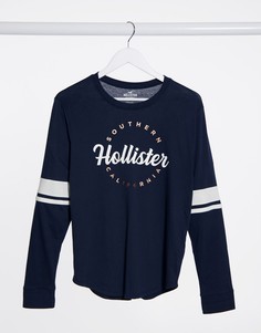 Темно-синий лонгслив с логотипом на груди Hollister