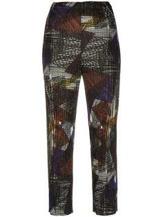 Pleats Please Issey Miyake прямые брюки с абстрактным принтом