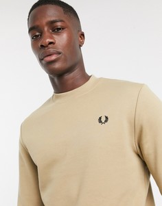 Бежевый свитшот с маленьким вышитым логотипом Fred Perry