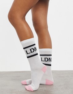 Высокие носки с надписью «LDN» ASOS DESIGN-Белый