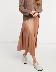 Темно-бежевая плиссированная юбка миди из искусственной кожи ASOS DESIGN-Коричневый