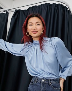 Темно-синяя атласная блузка со сборками и высоким воротом River Island-Голубой