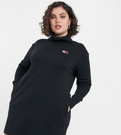 Черное платье с высоким воротником и фирменной нашивкой Tommy Jeans Plus-Черный