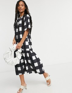 Платье миди в стиле oversized в черно-белую клетку с оборкой на подоле ASOS DESIGN-Черный